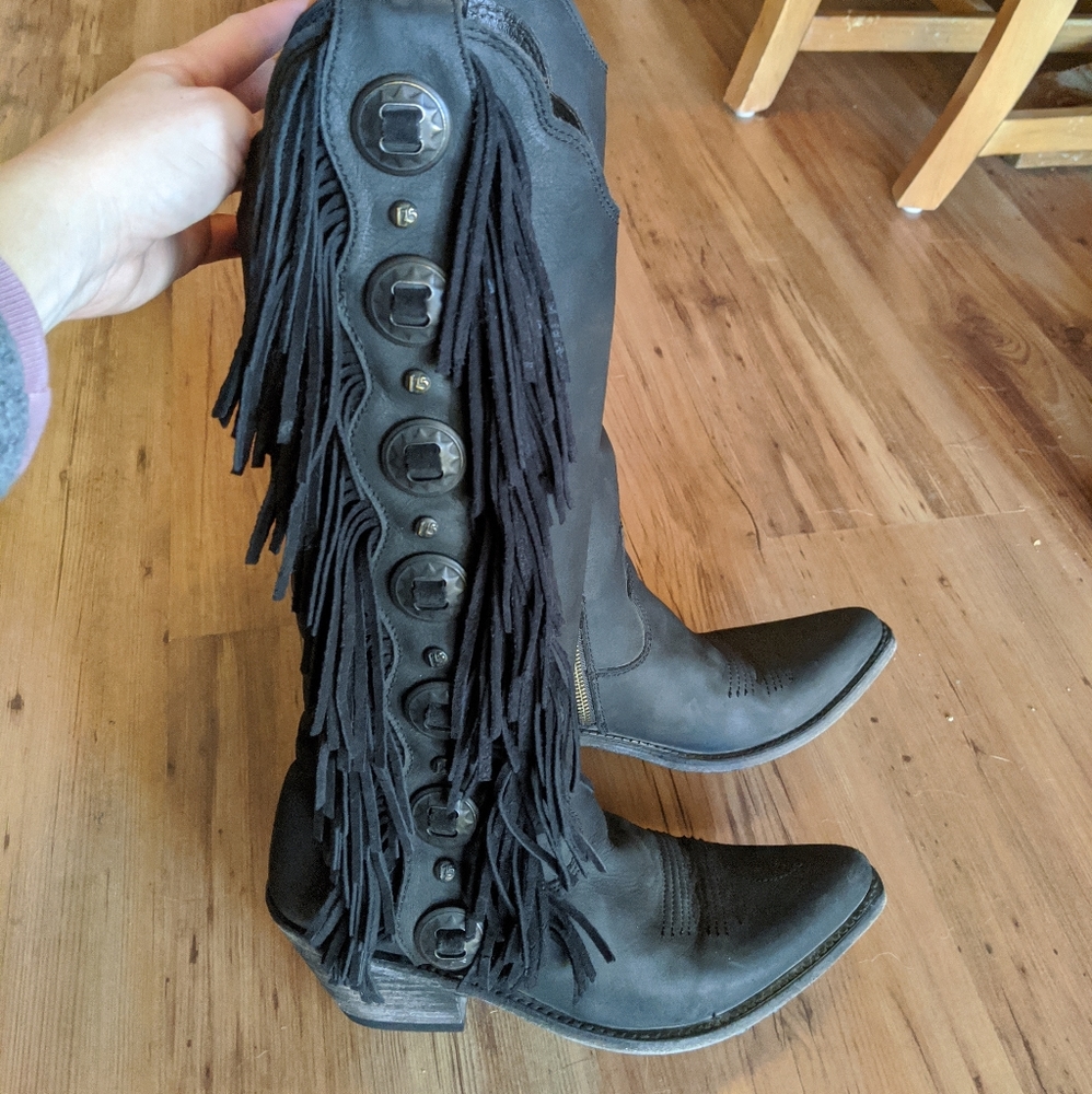Like New Liberty Black T Moro Fringe Concho Boots